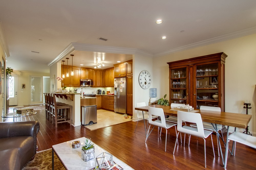 Virtual tour photo 10 of 70 for 1372 Oliver Ave