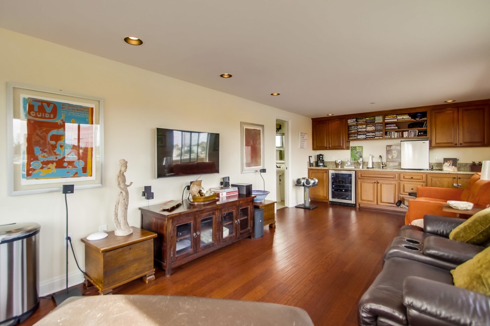 Virtual tour photo 29 of 70 for 1372 Oliver Ave