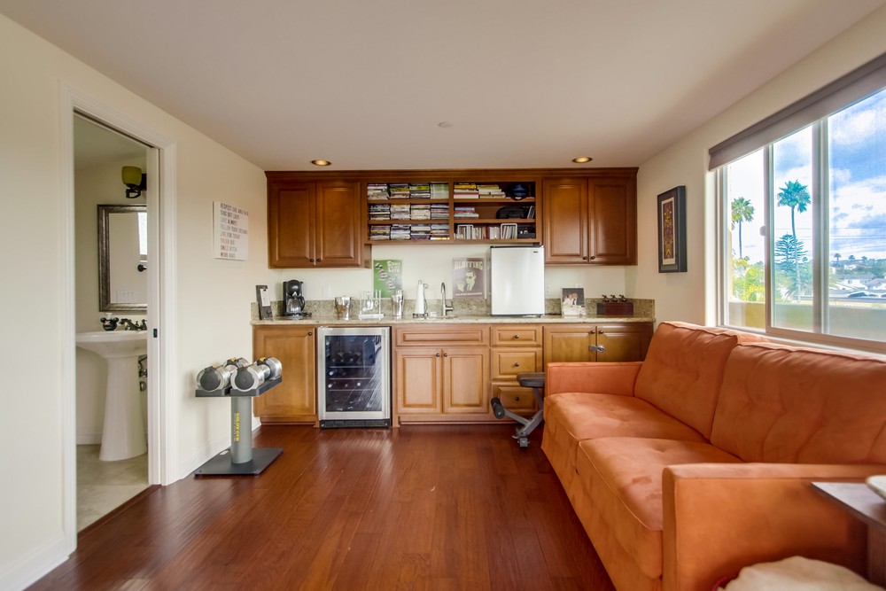 Virtual tour photo 21 of 70 for 1372 Oliver Ave