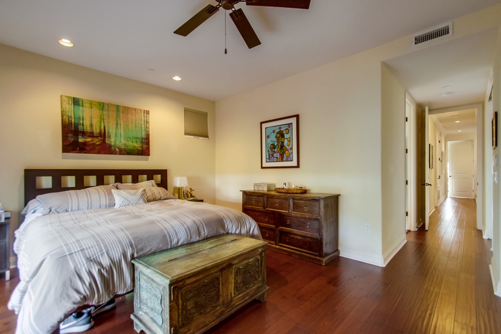 Virtual tour photo 31 of 70 for 1372 Oliver Ave