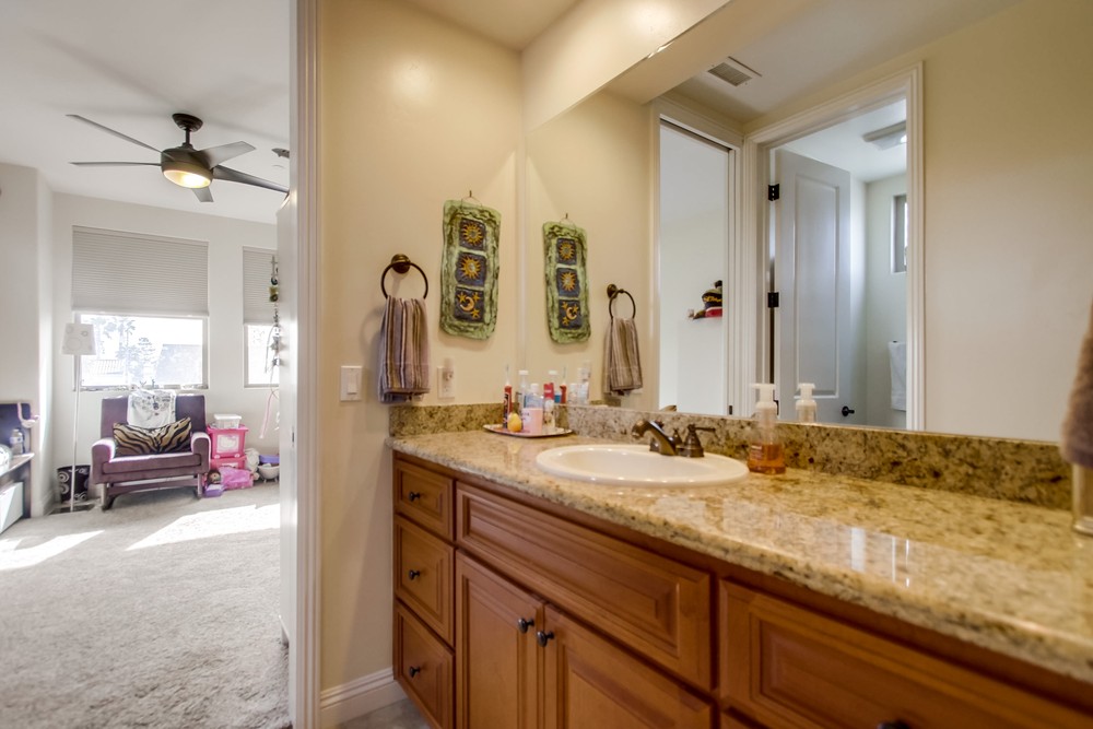 Virtual tour photo 49 of 70 for 1372 Oliver Ave