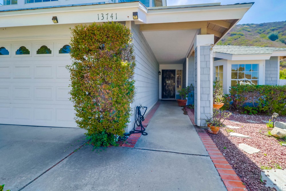 Virtual tour photo 7 of 55 for 13741 Freeport Rd