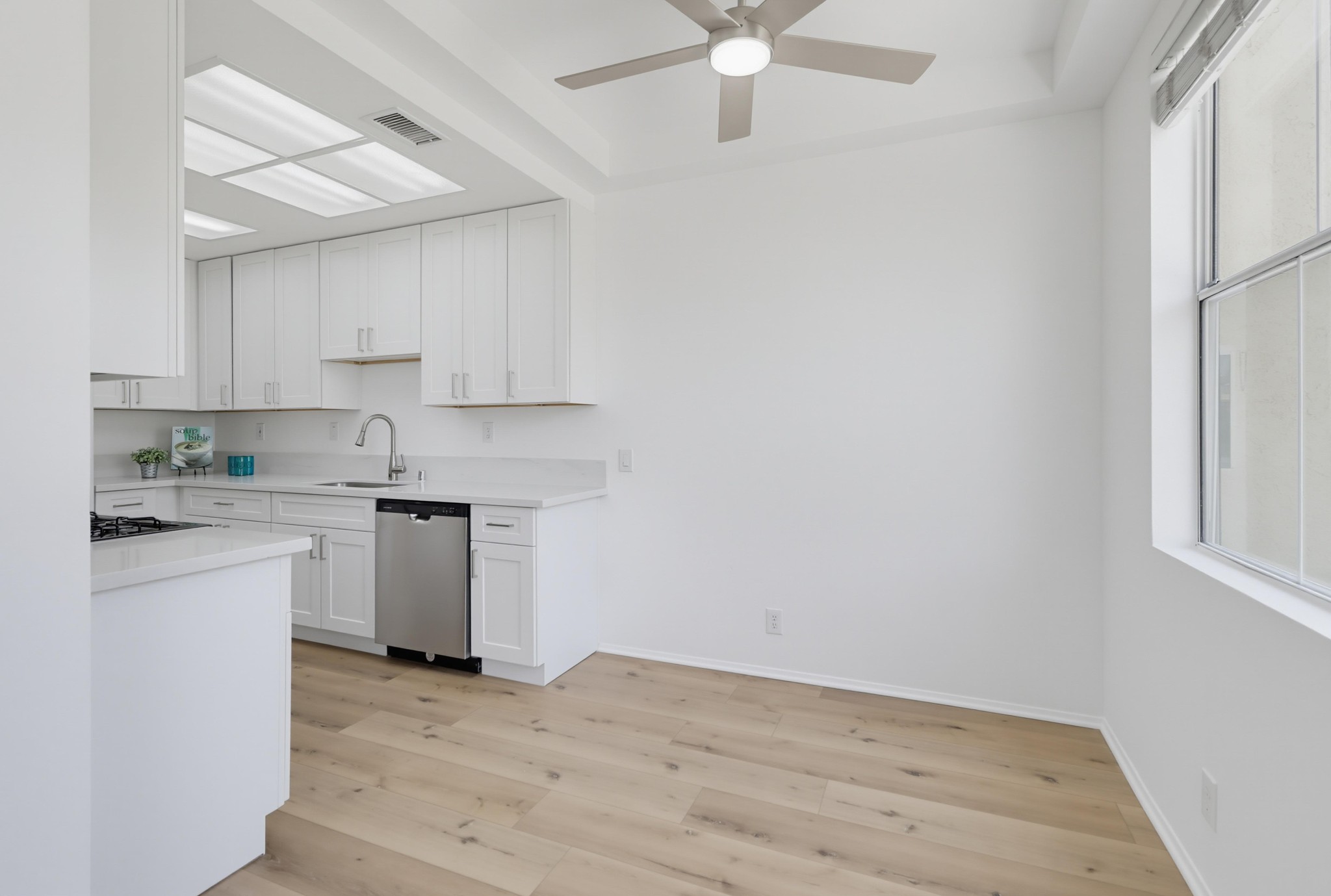 Virtual tour photo 7 of 28 for 1380 Callejon Andalusia Unit 13