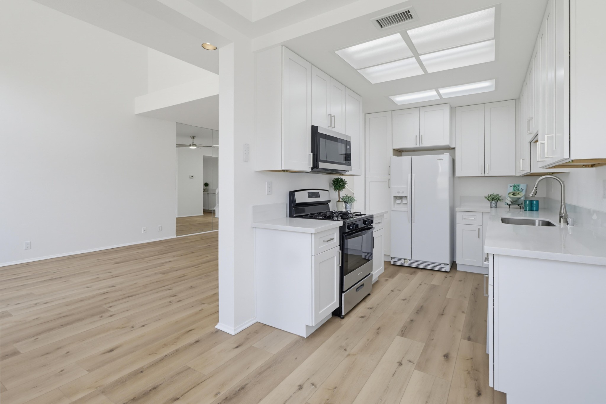 Virtual tour photo 8 of 28 for 1380 Callejon Andalusia Unit 13