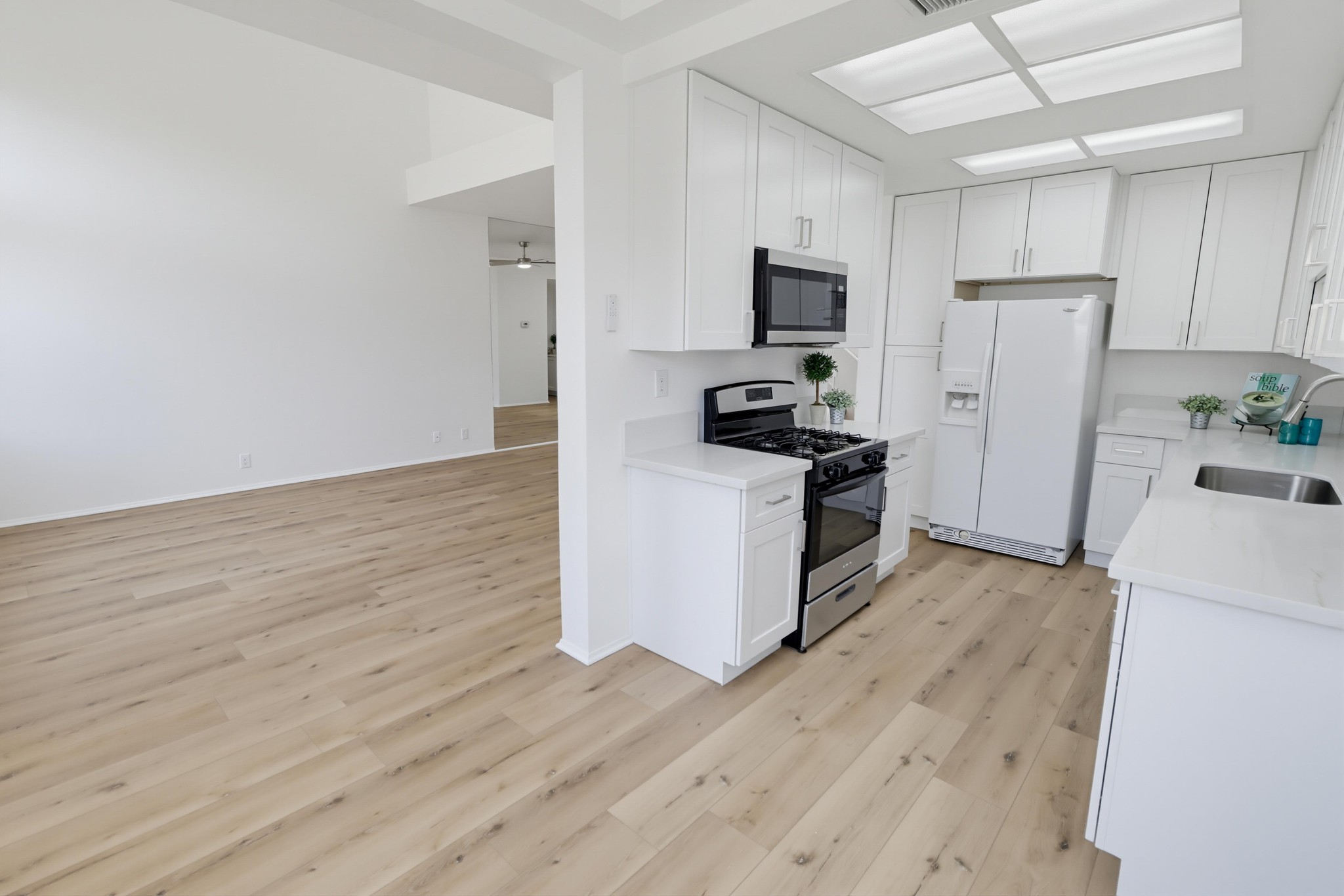 Virtual tour photo 11 of 28 for 1380 Callejon Andalusia Unit 13