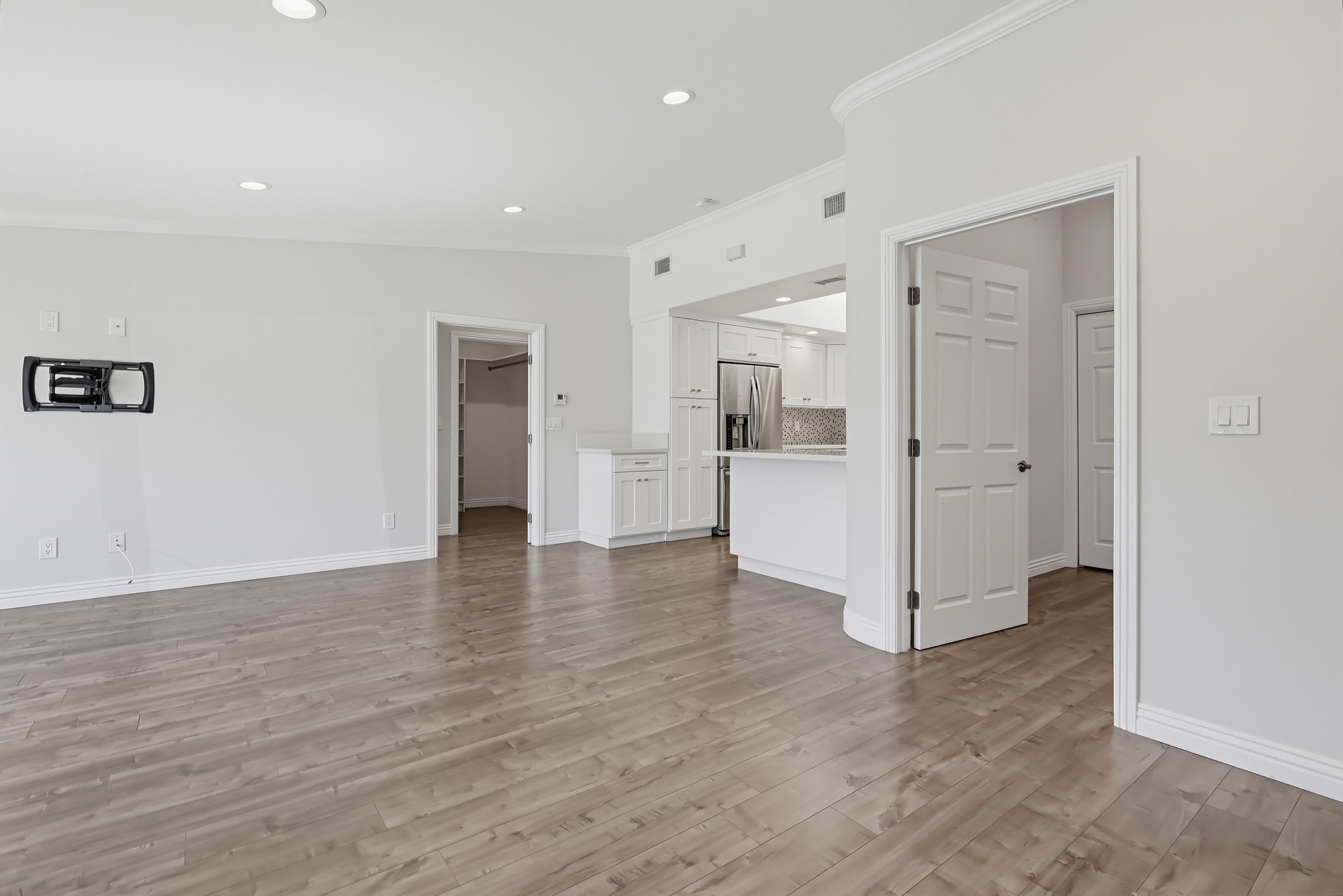 Virtual tour photo 9 of 52 for 1381 Monterey Rd #62a
