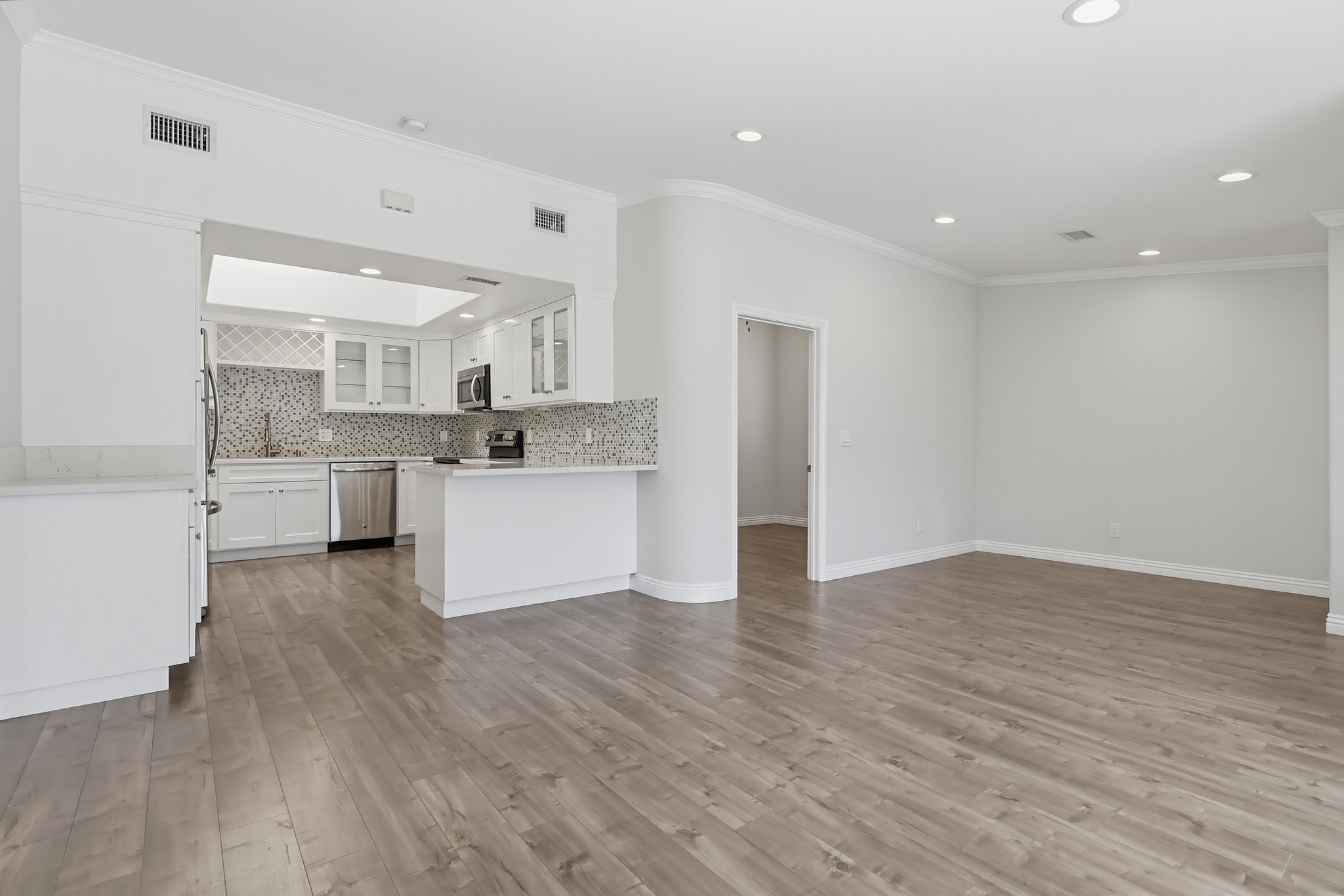 Virtual tour photo 17 of 52 for 1381 Monterey Rd #62a