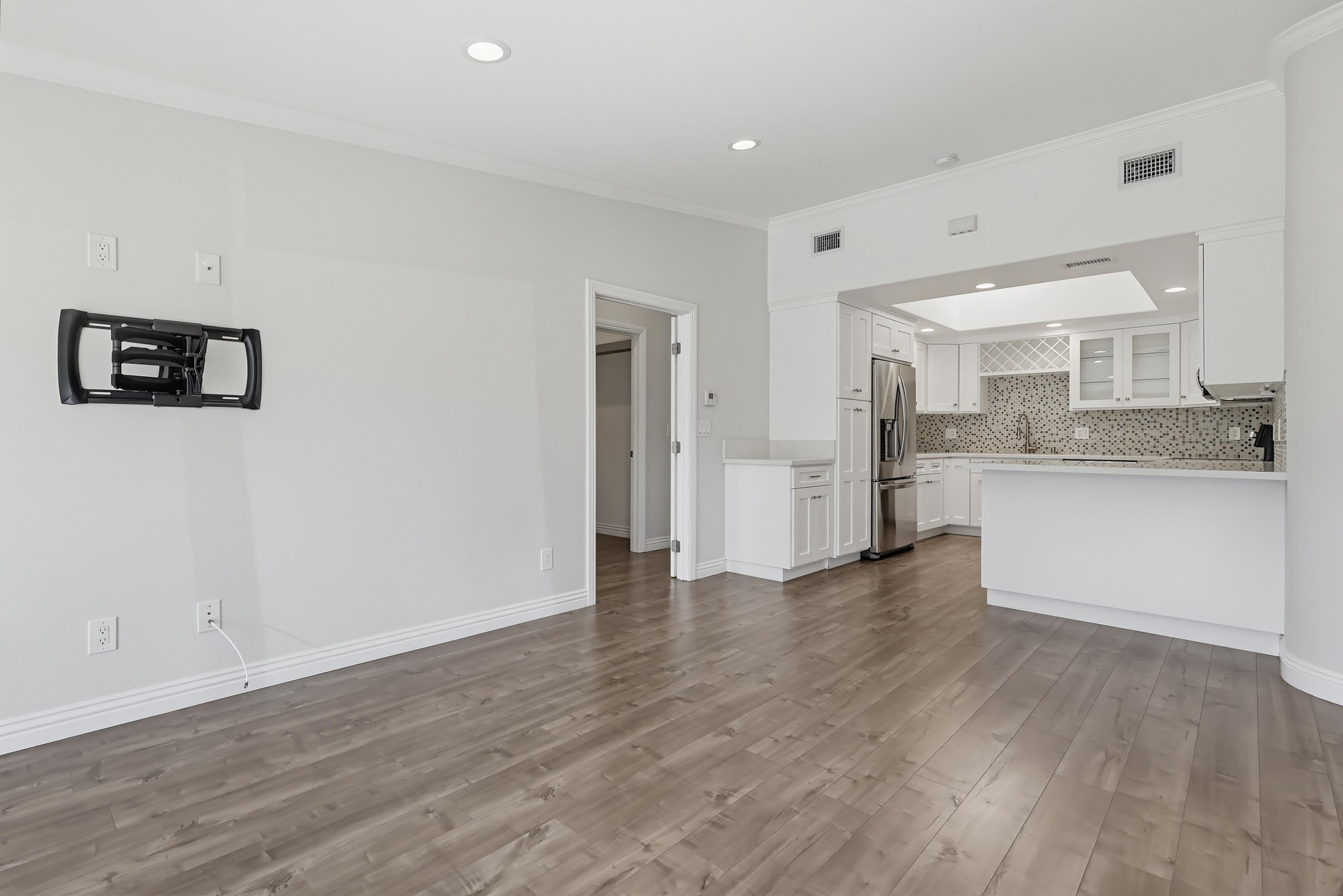 Virtual tour photo 21 of 52 for 1381 Monterey Rd #62a