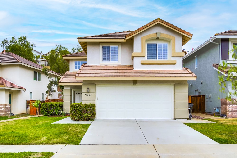 Virtual tour photo 3 of 46 for 13825 Fontanelle Pl