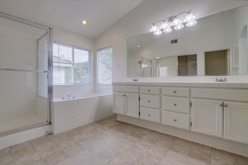 Virtual tour photo 28 of 46 for 13825 Fontanelle Pl