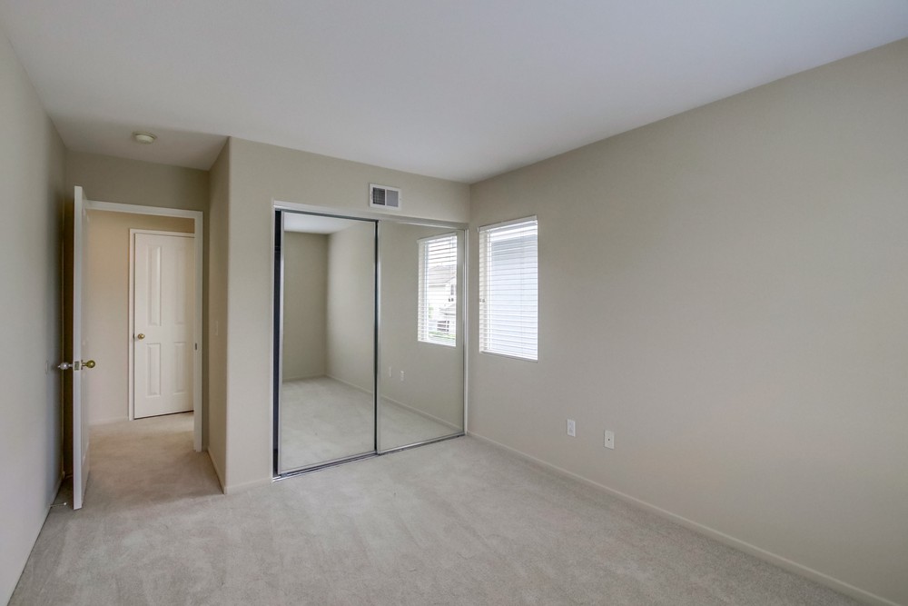 Virtual tour photo 32 of 46 for 13825 Fontanelle Pl