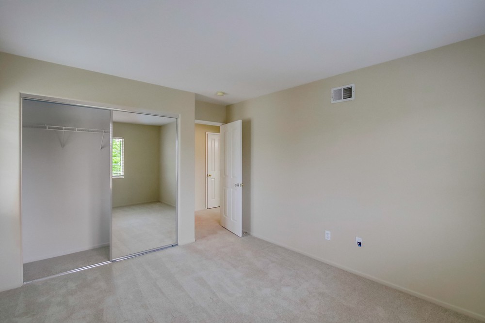 Virtual tour photo 36 of 46 for 13825 Fontanelle Pl