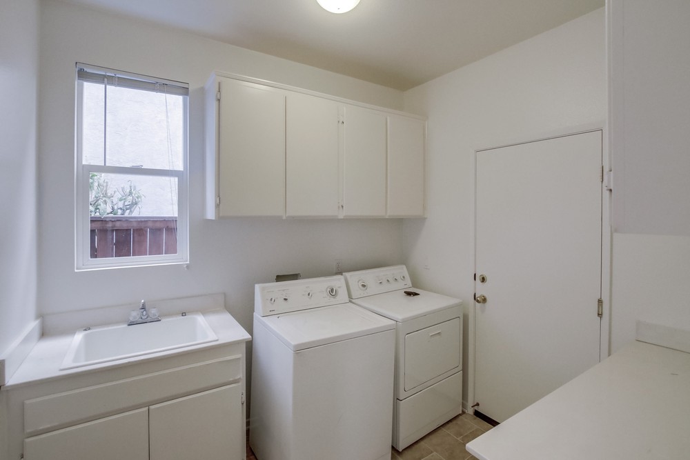 Virtual tour photo 39 of 46 for 13825 Fontanelle Pl