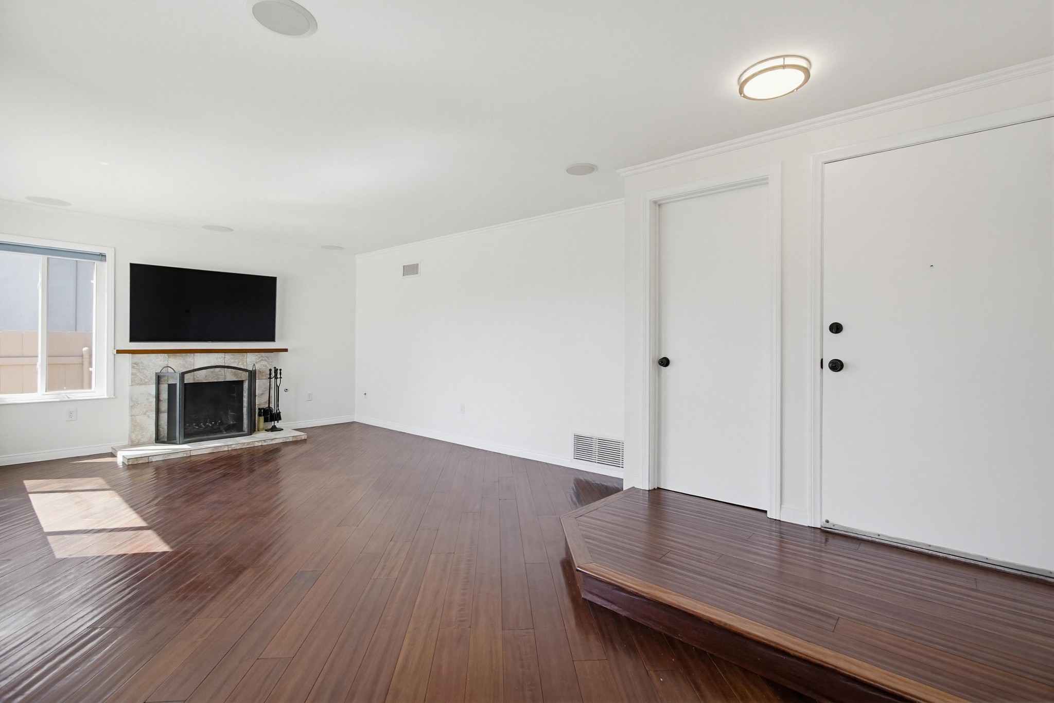 Virtual tour photo 11 of 59 for 13857 Olive Park Pl