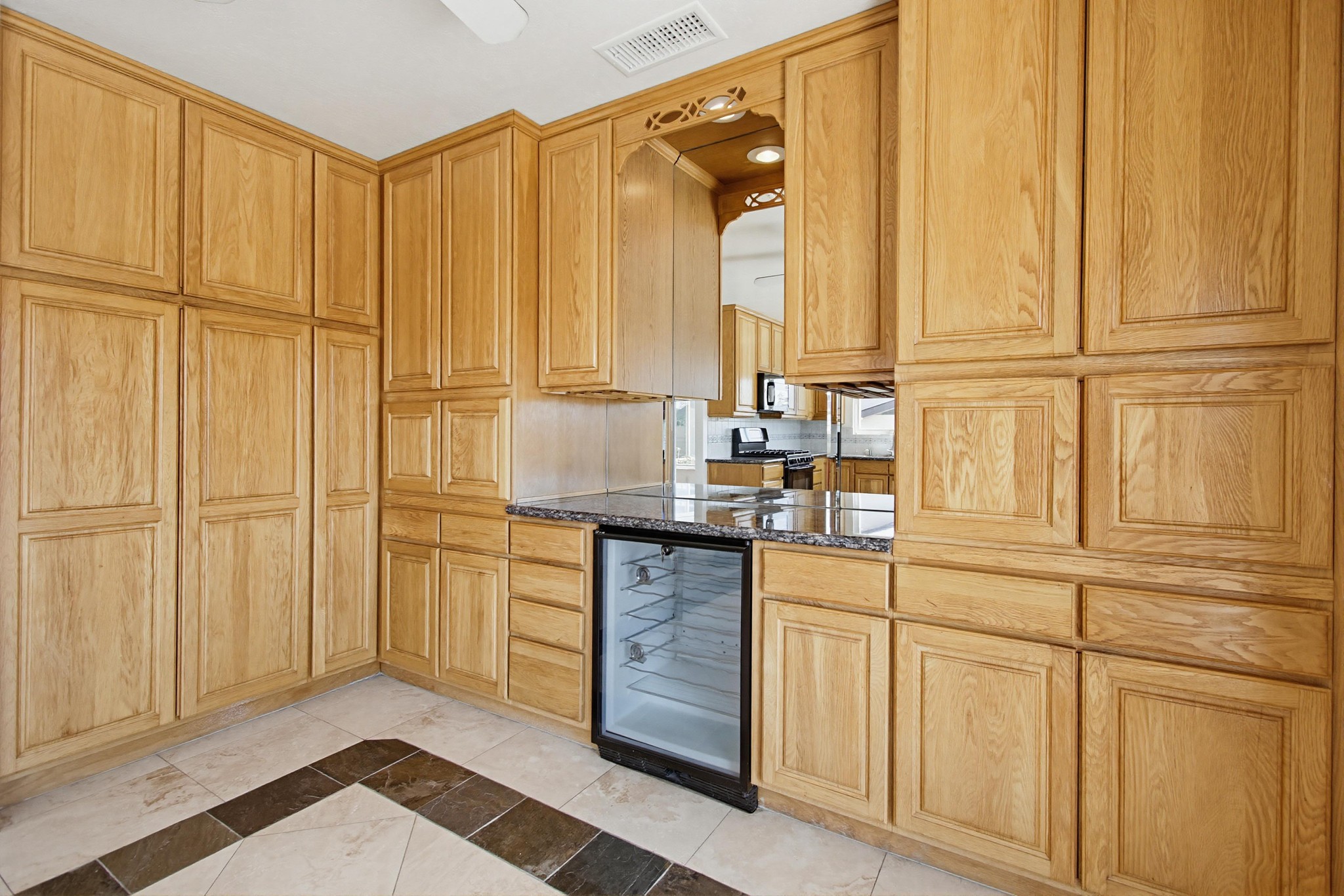 Virtual tour photo 23 of 59 for 13857 Olive Park Pl