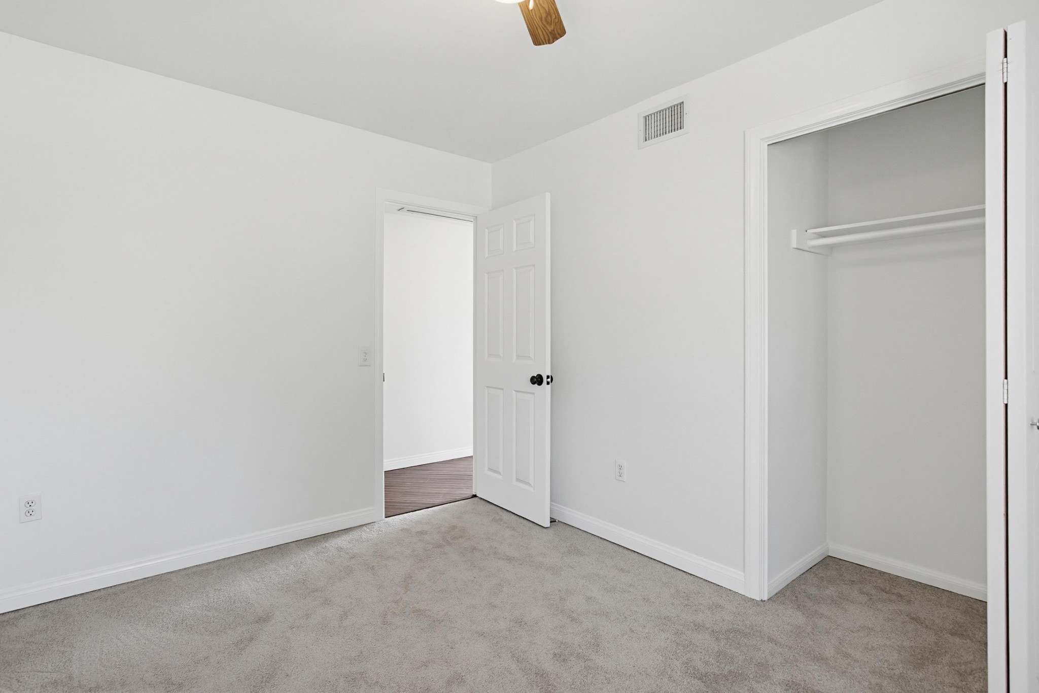 Virtual tour photo 26 of 59 for 13857 Olive Park Pl