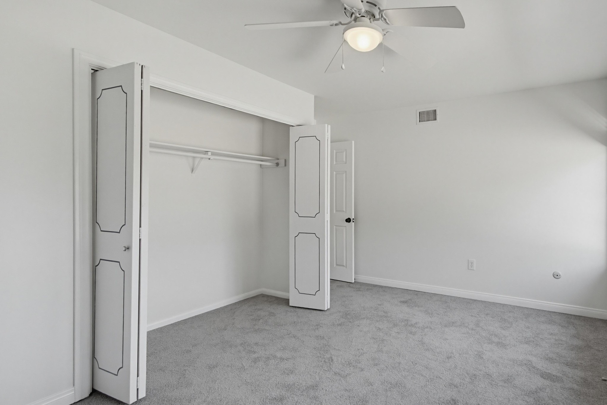 Virtual tour photo 31 of 59 for 13857 Olive Park Pl