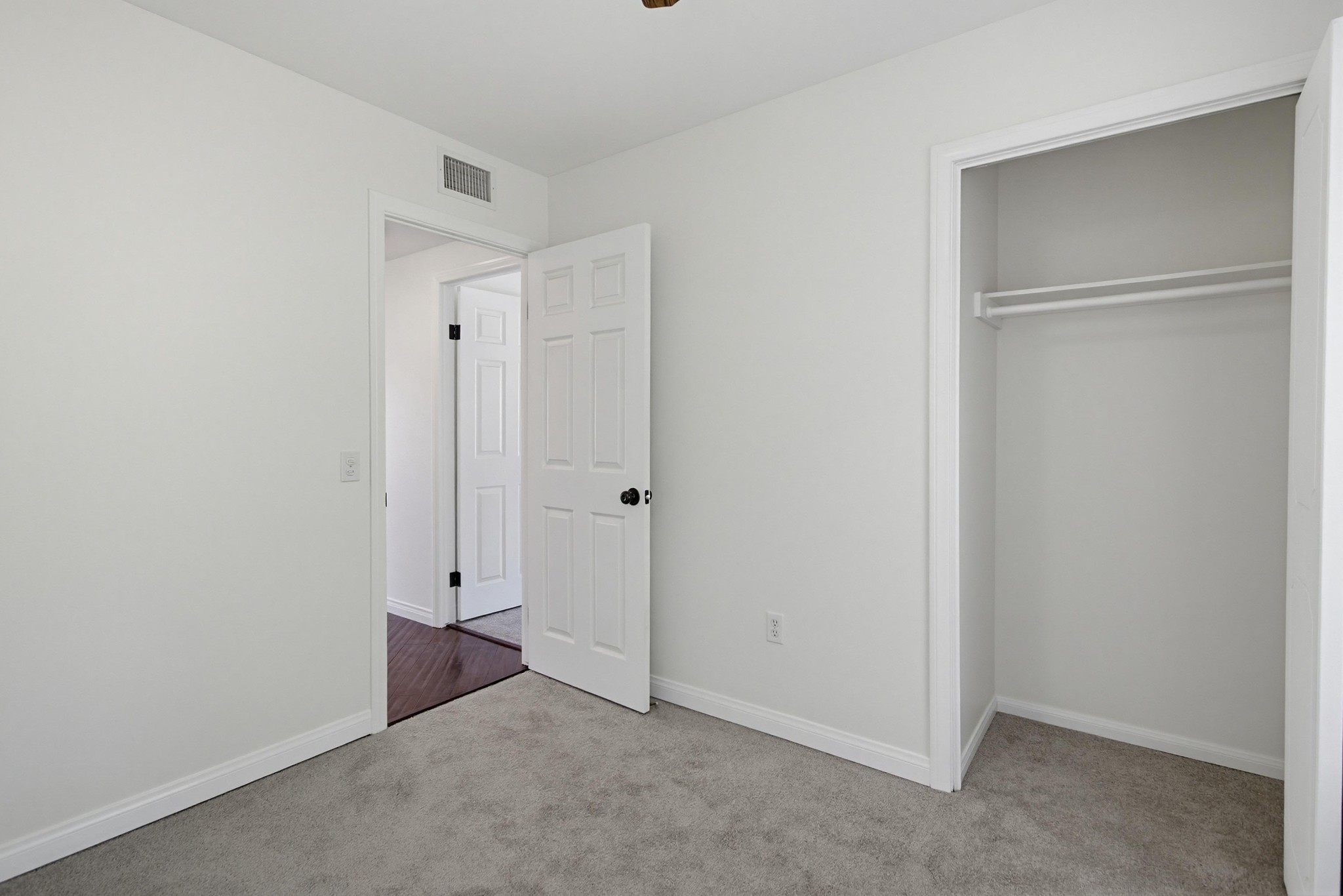 Virtual tour photo 34 of 59 for 13857 Olive Park Pl