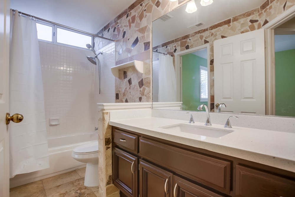 Virtual tour photo 28 of 71 for 13864 Lewiston St