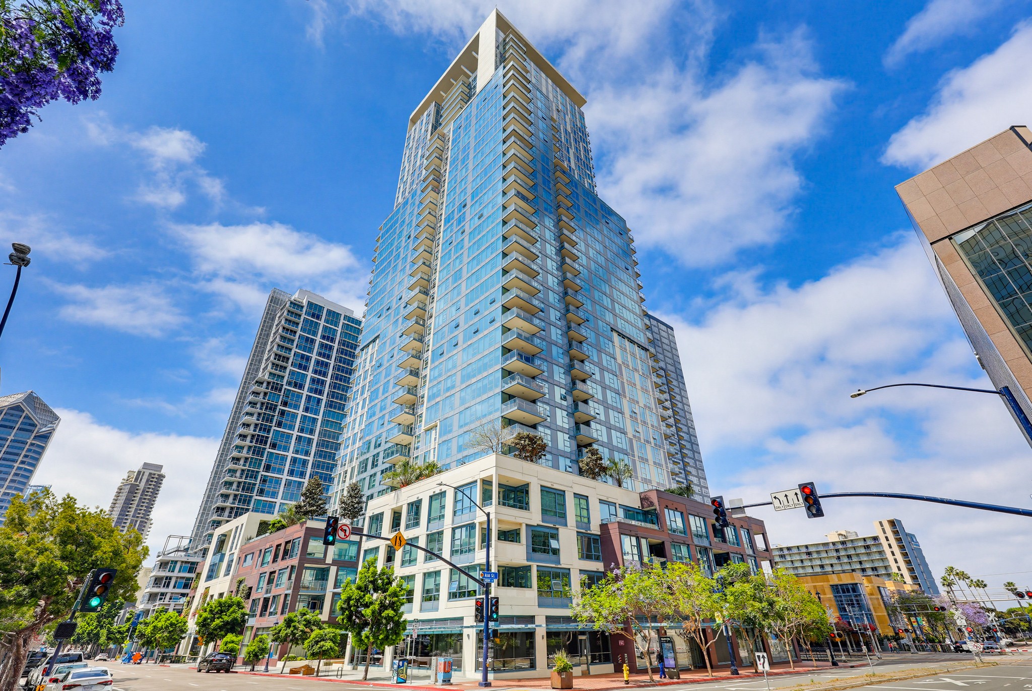 Virtual tour photo 1 of 78 for 1388 Kettner Blvd Unit 1206