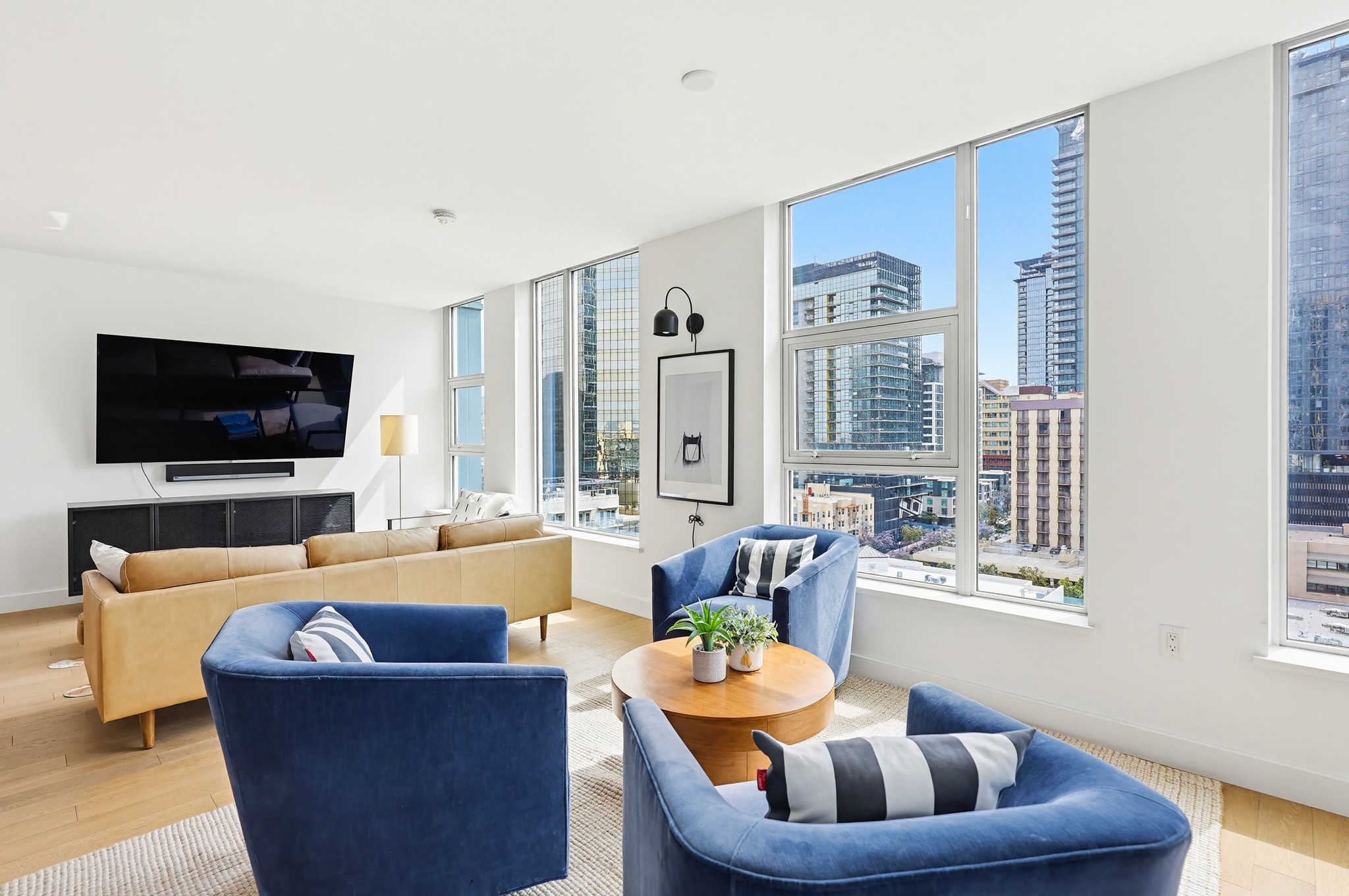 Virtual tour photo 13 of 78 for 1388 Kettner Blvd Unit 1206