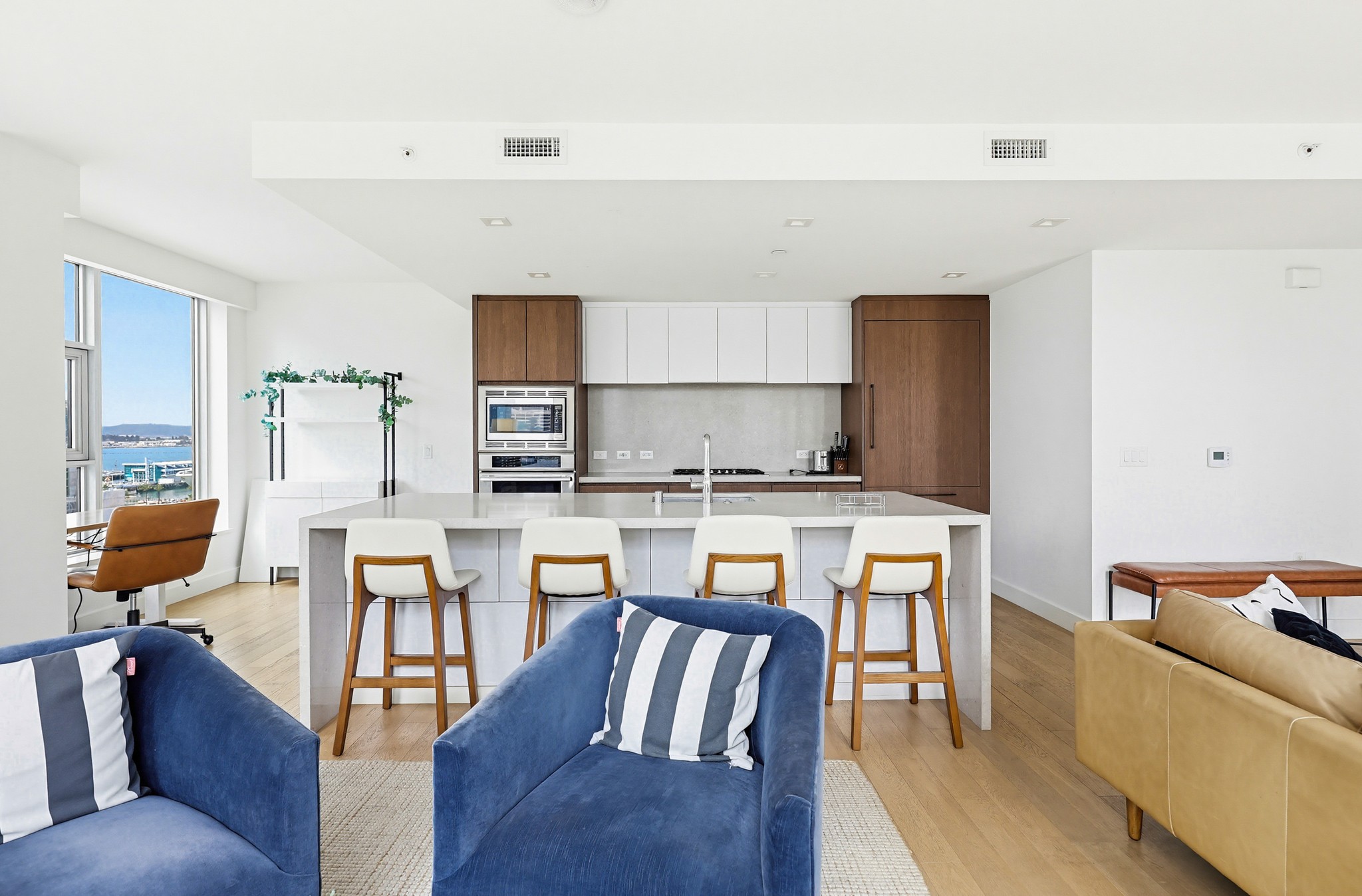 Virtual tour photo 20 of 78 for 1388 Kettner Blvd Unit 1206