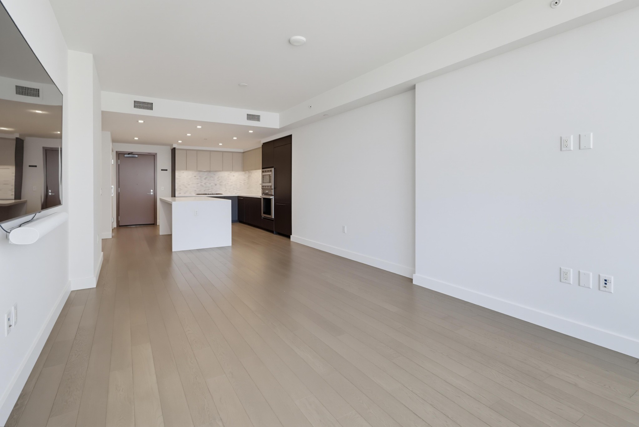 Virtual tour photo 16 of 50 for 1388 Kettner Blvd Unit 2409