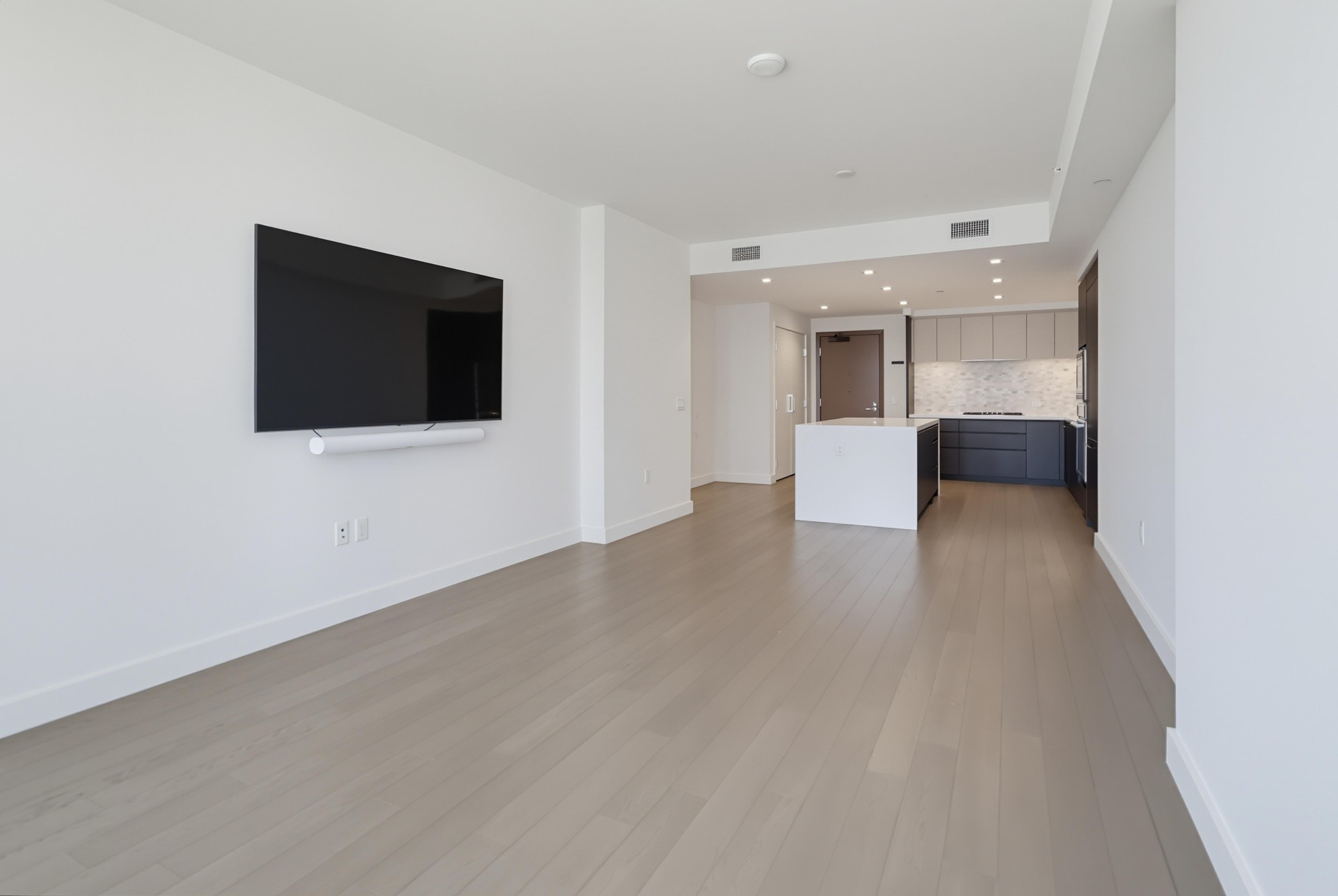 Virtual tour photo 17 of 50 for 1388 Kettner Blvd Unit 2409