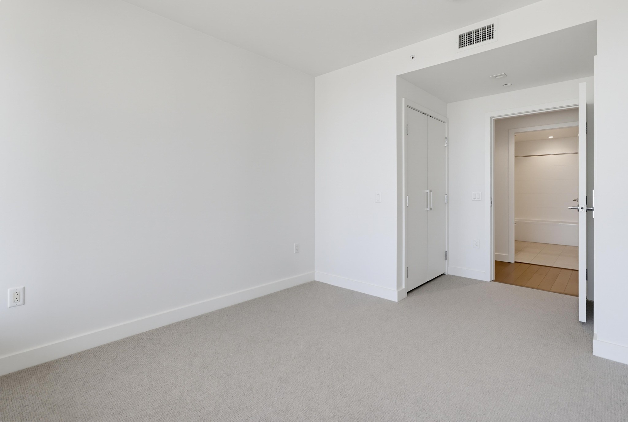 Virtual tour photo 32 of 50 for 1388 Kettner Blvd Unit 2409