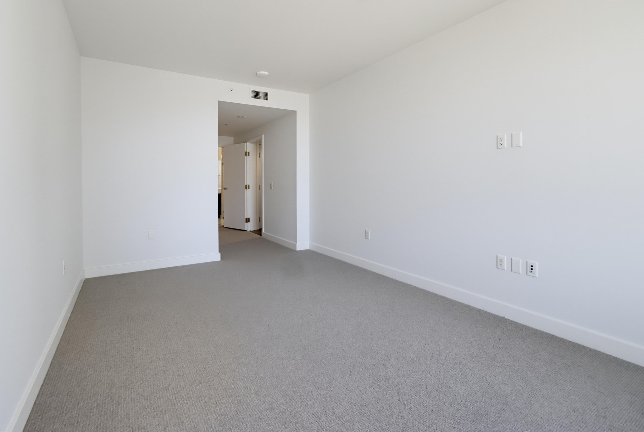 Virtual tour photo 38 of 50 for 1388 Kettner Blvd Unit 2409
