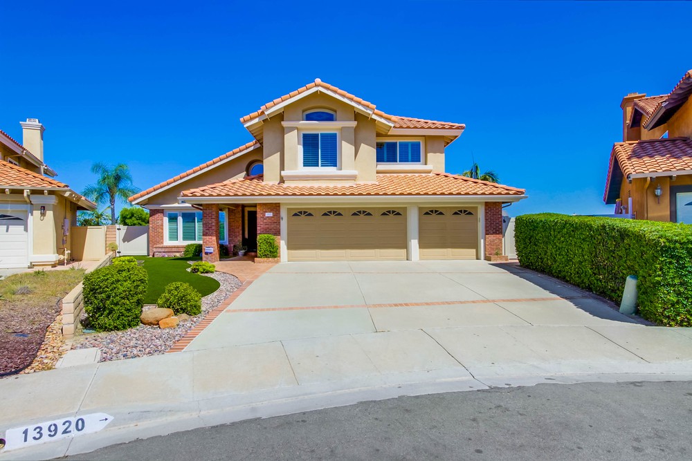 Virtual tour photo 1 of 125 for 13920 Cayucos Ct
