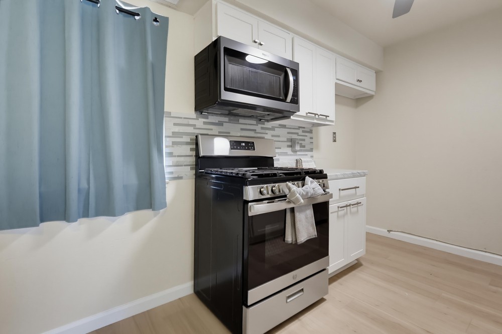 Virtual tour photo 20 of 86 for 13923 Bayside Dr