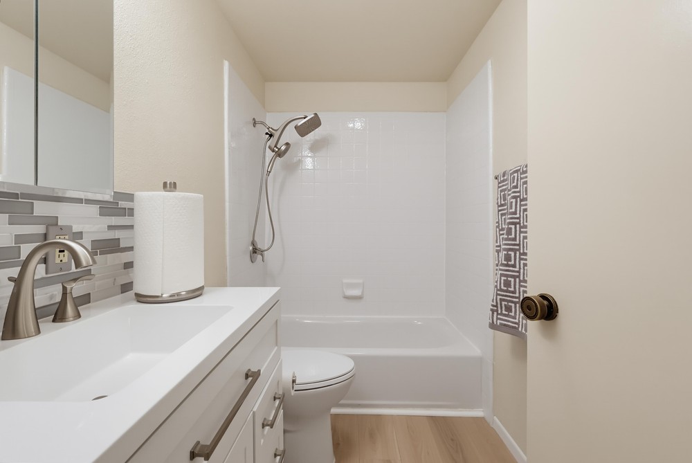 Virtual tour photo 35 of 86 for 13923 Bayside Dr