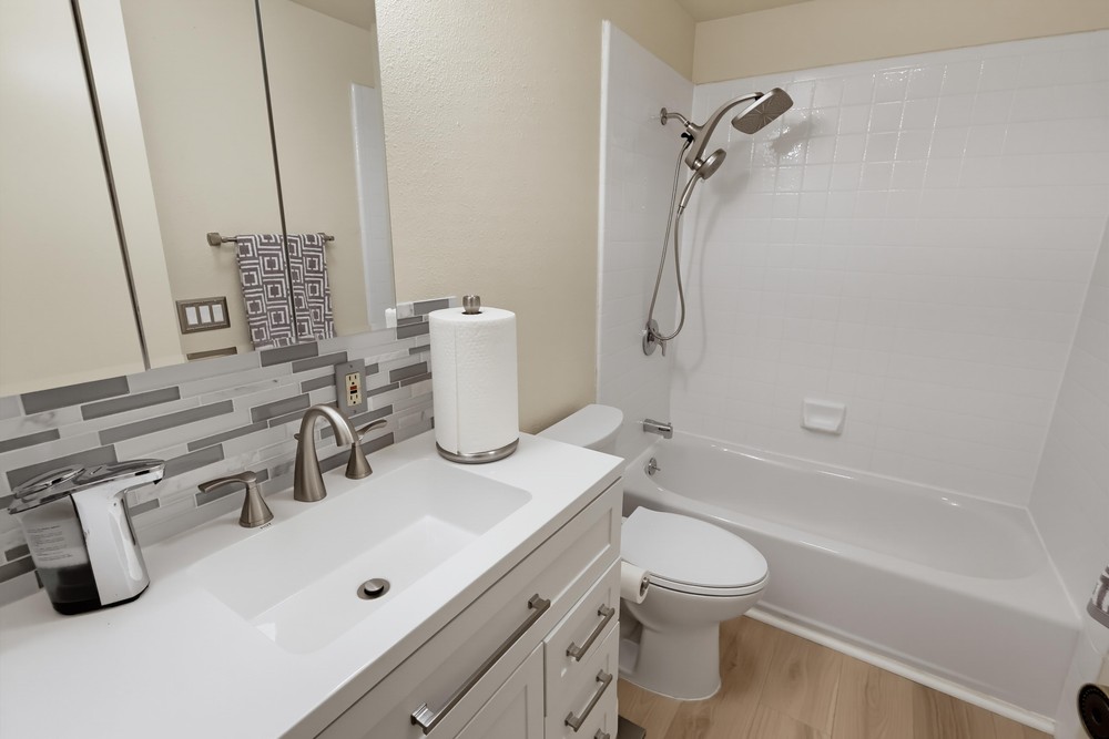 Virtual tour photo 36 of 86 for 13923 Bayside Dr