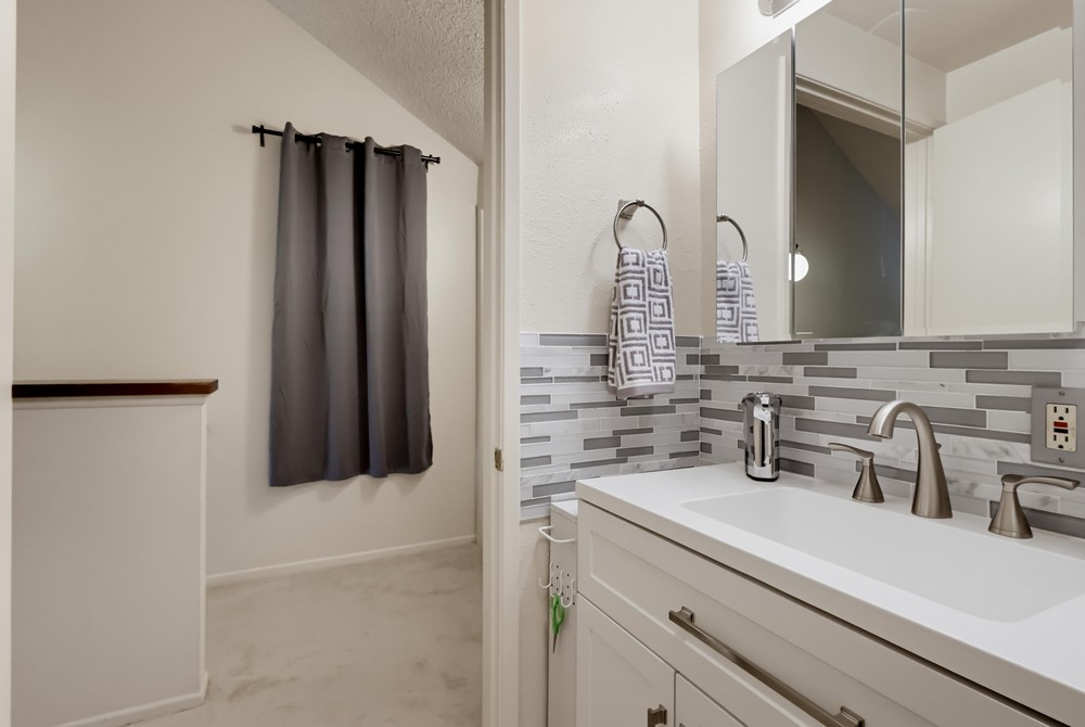 Virtual tour photo 37 of 86 for 13923 Bayside Dr