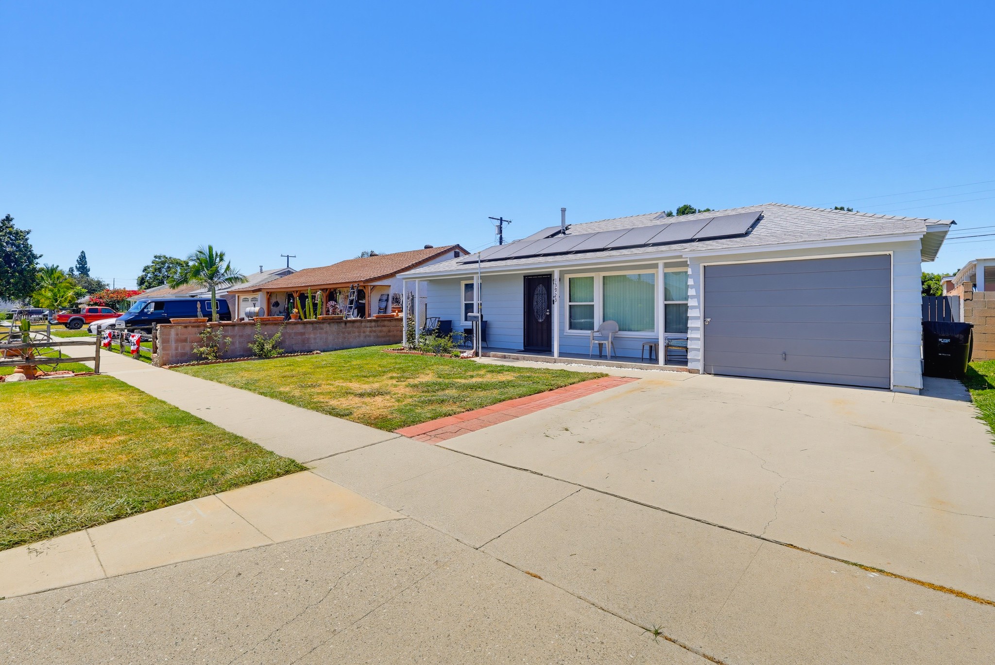 Virtual tour photo 3 of 43 for 13923 Maidstone Ave