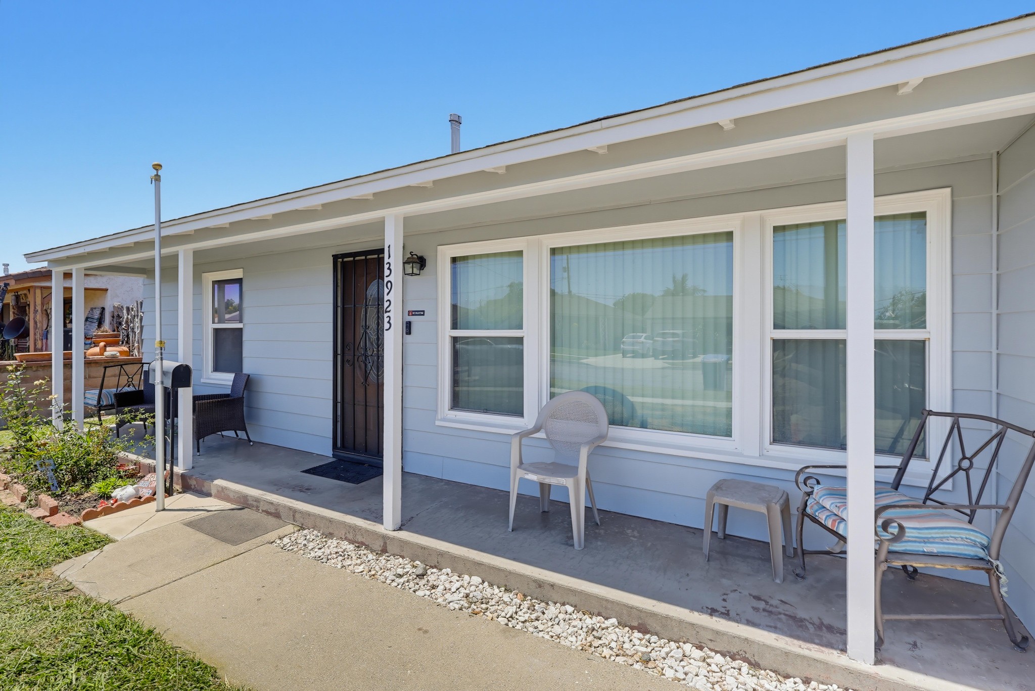 Virtual tour photo 5 of 43 for 13923 Maidstone Ave