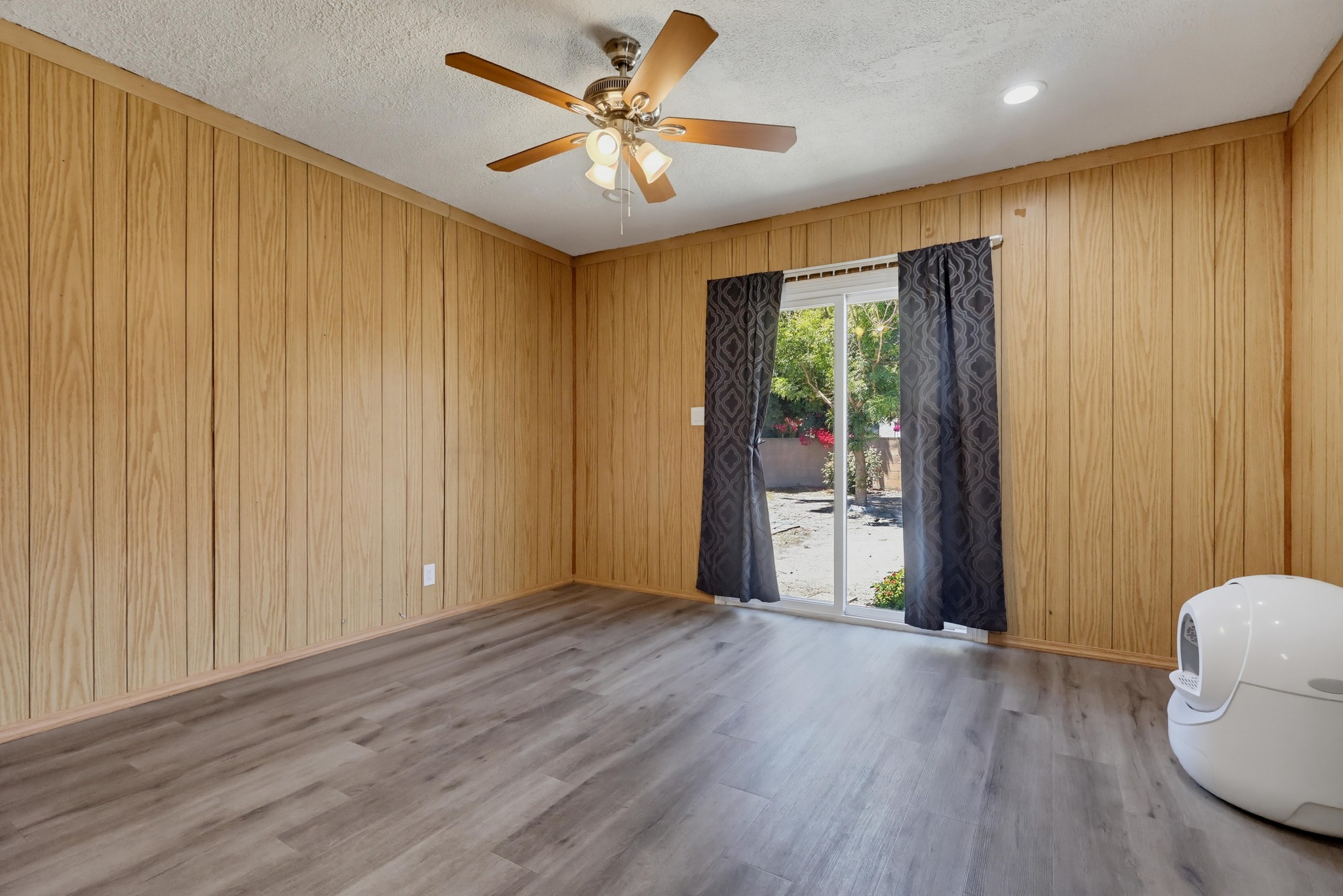 Virtual tour photo 11 of 43 for 13923 Maidstone Ave