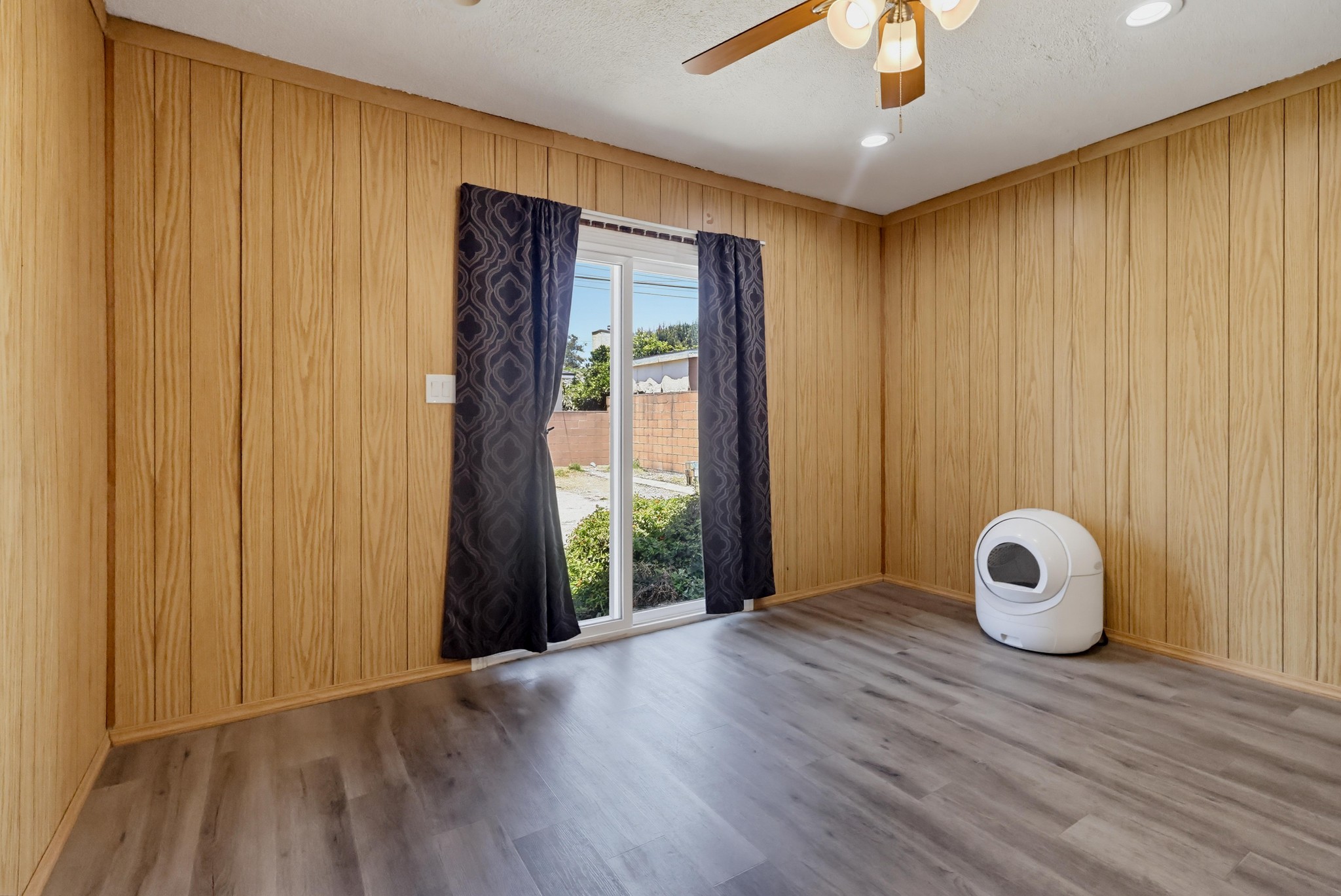 Virtual tour photo 12 of 43 for 13923 Maidstone Ave