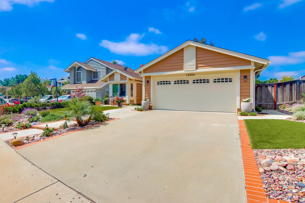 Virtual tour photo 5 of 66 for 13928 Amber Sky Ln