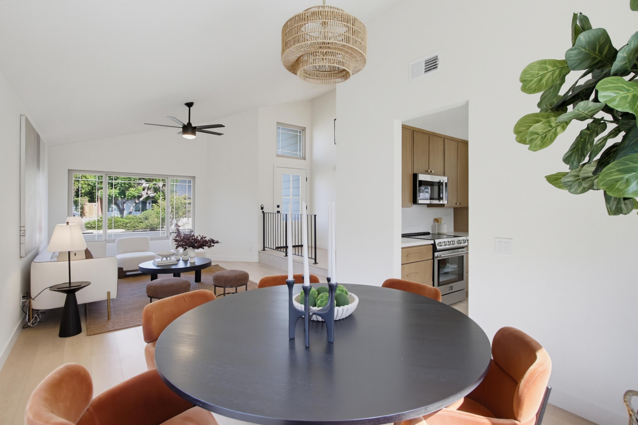 Virtual tour photo 12 of 56 for 13936 Barrymore St