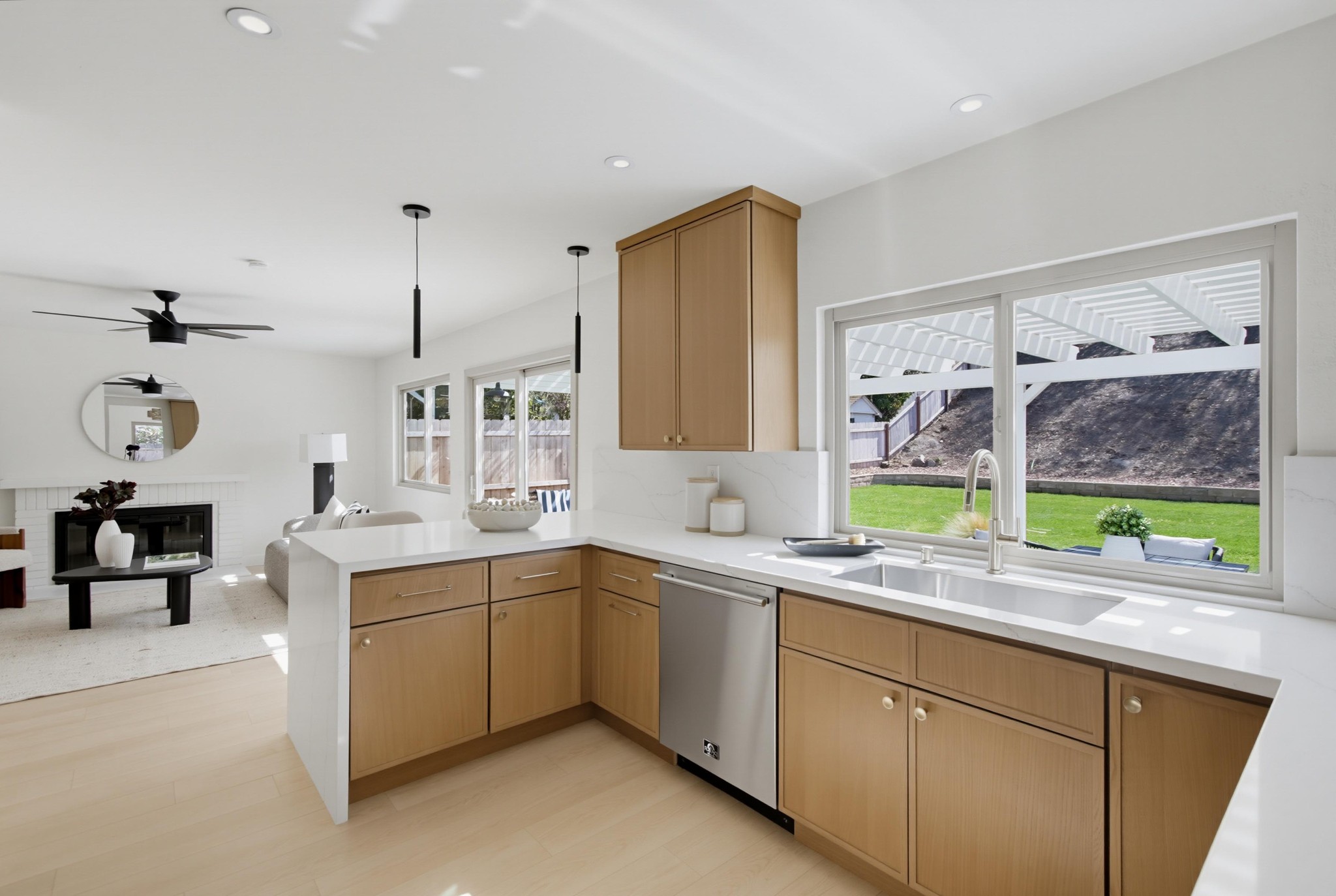 Virtual tour photo 13 of 56 for 13936 Barrymore St