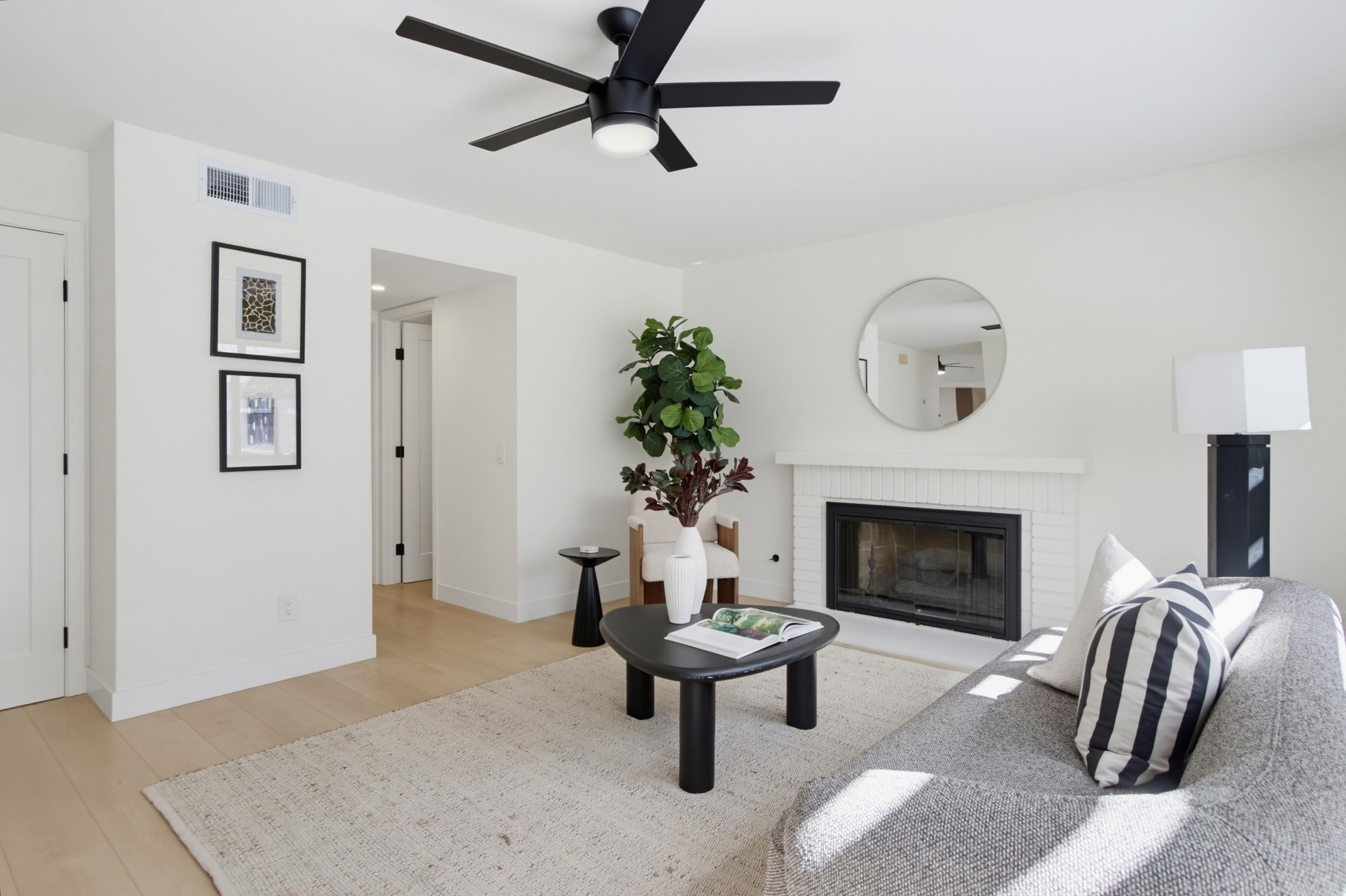 Virtual tour photo 19 of 56 for 13936 Barrymore St