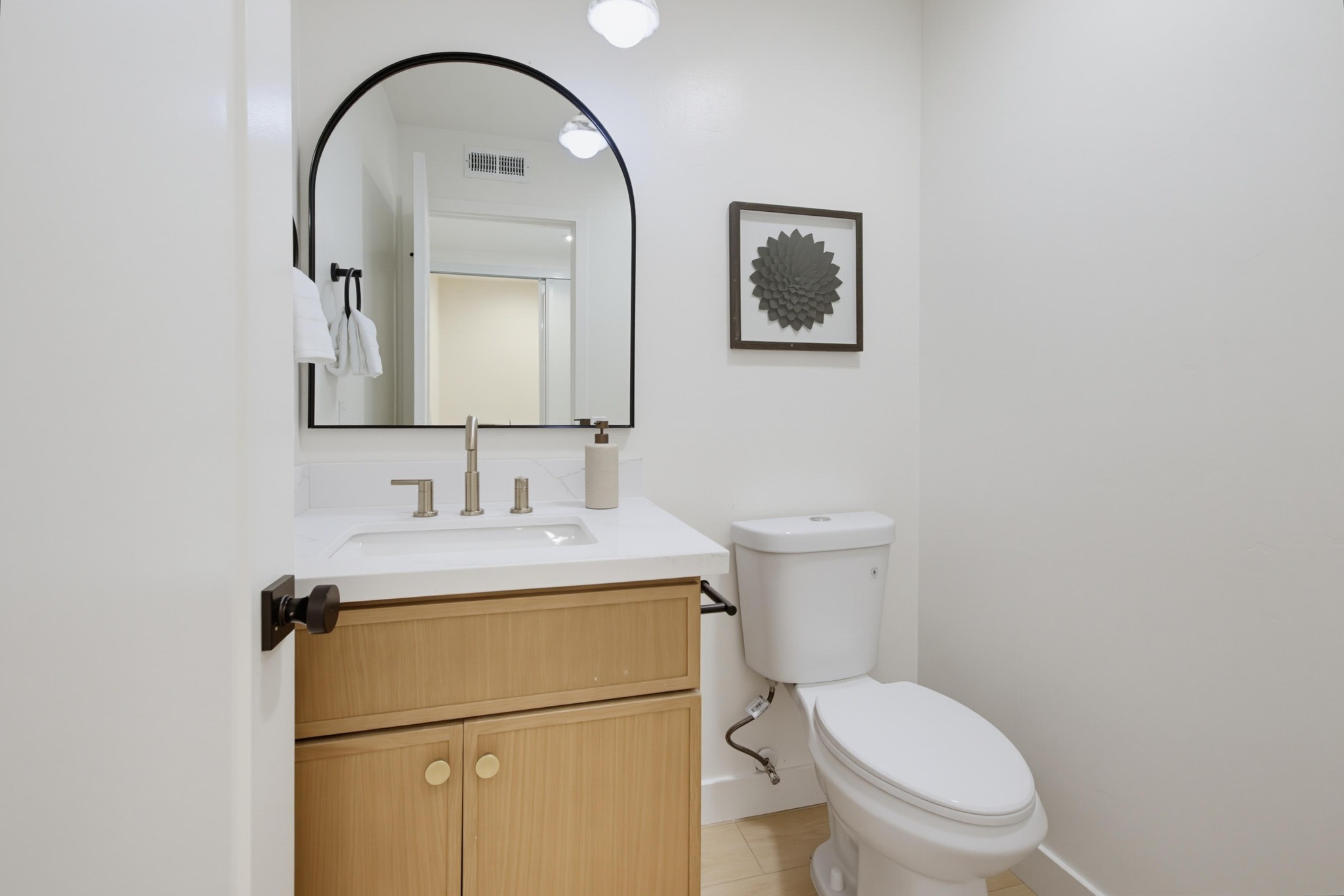 Virtual tour photo 23 of 56 for 13936 Barrymore St