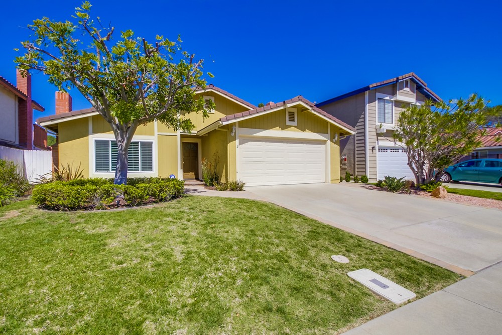 Virtual tour photo 3 of 54 for 13961 Barrymore St