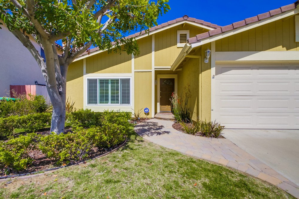 Virtual tour photo 5 of 54 for 13961 Barrymore St