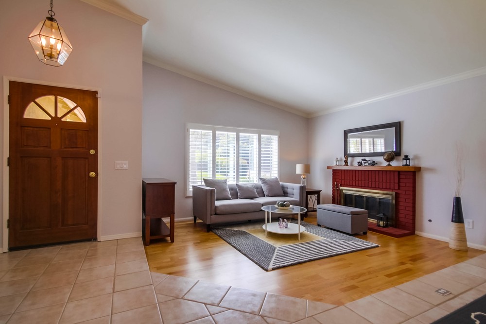 Virtual tour photo 6 of 54 for 13961 Barrymore St
