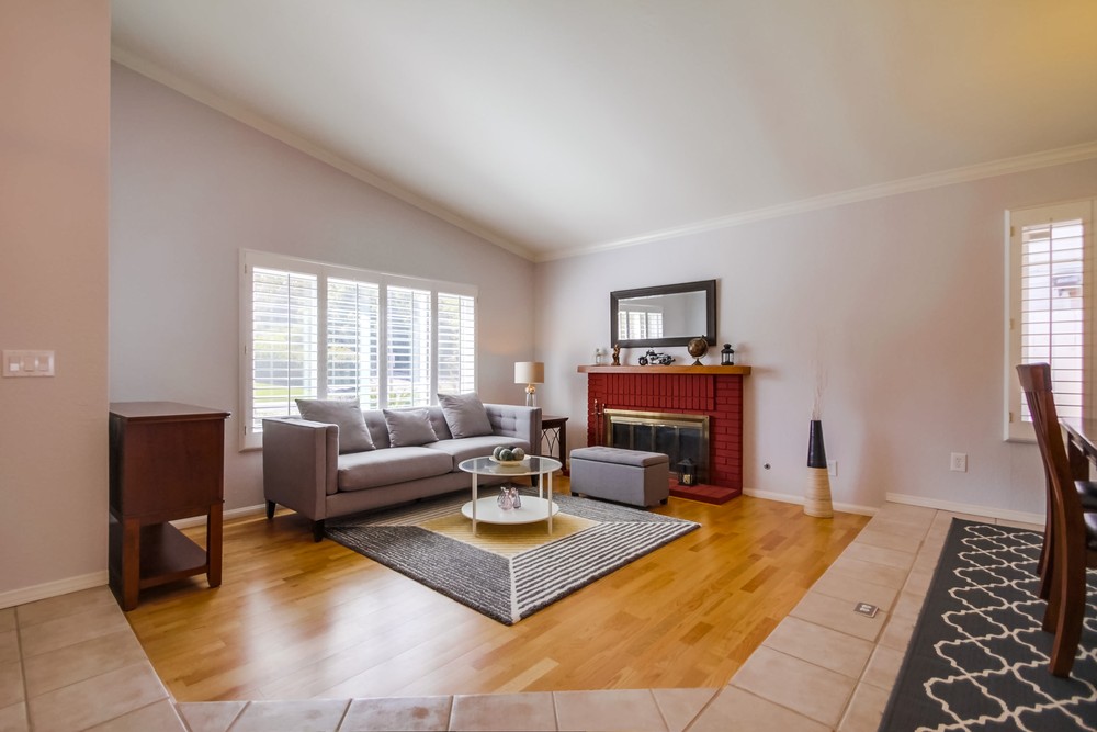Virtual tour photo 7 of 54 for 13961 Barrymore St