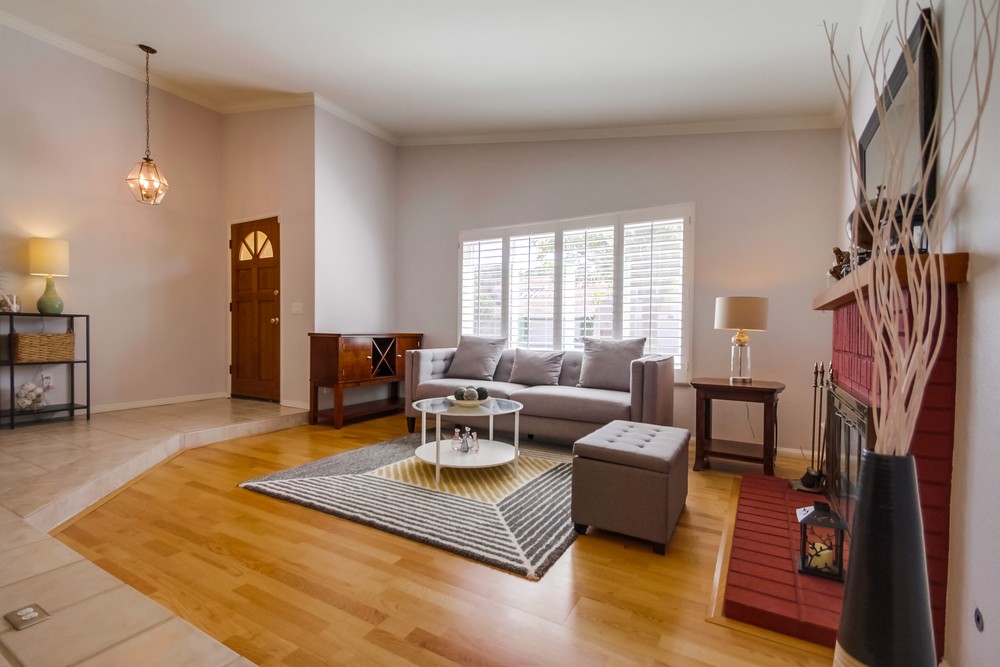 Virtual tour photo 9 of 54 for 13961 Barrymore St