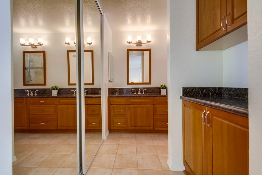 Virtual tour photo 30 of 54 for 13961 Barrymore St